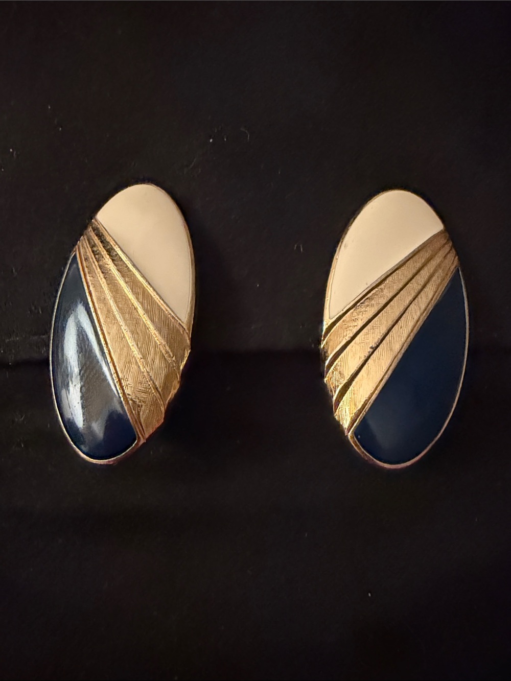 Vintage Trifari Goldtone Enamel Clip Earrings